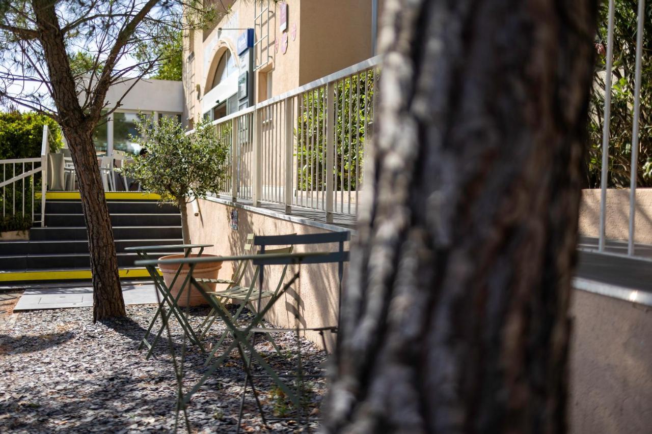 Hotel Restaurant Kyriad Fréjus Dış mekan fotoğraf