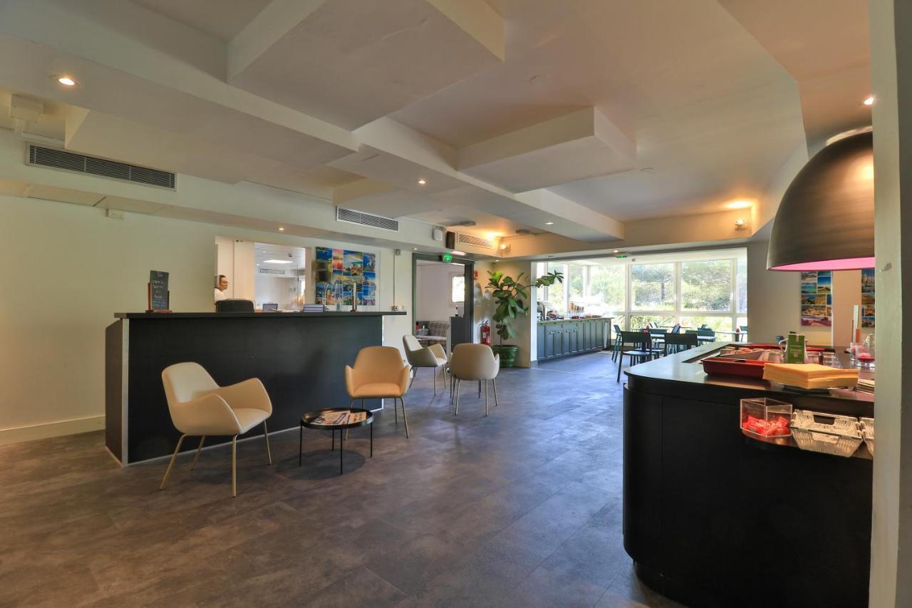 Hotel Restaurant Kyriad Fréjus Dış mekan fotoğraf