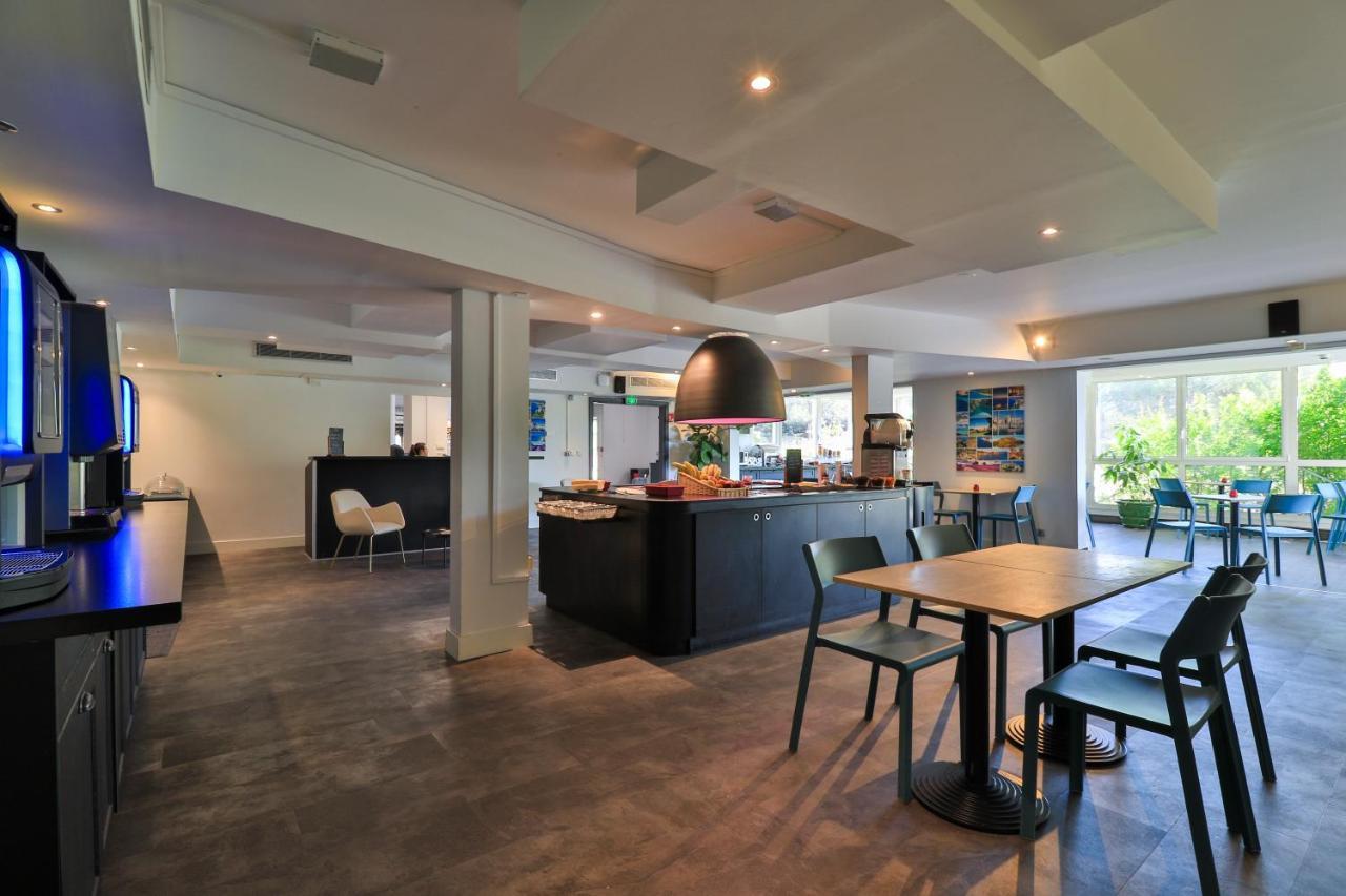 Hotel Restaurant Kyriad Fréjus Dış mekan fotoğraf