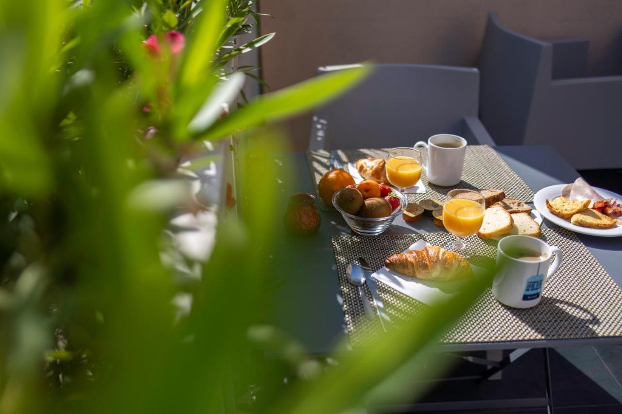 Hotel Restaurant Kyriad Fréjus Dış mekan fotoğraf