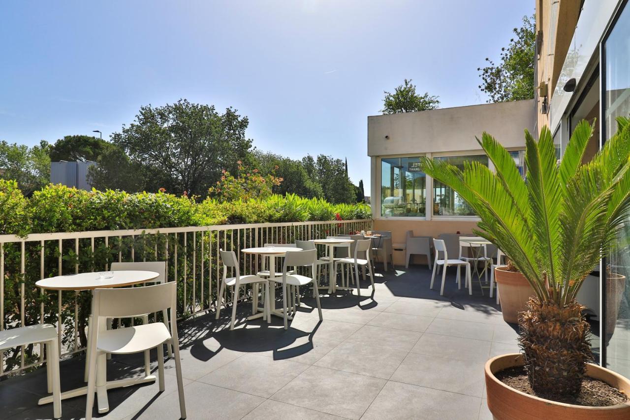 Hotel Restaurant Kyriad Fréjus Dış mekan fotoğraf