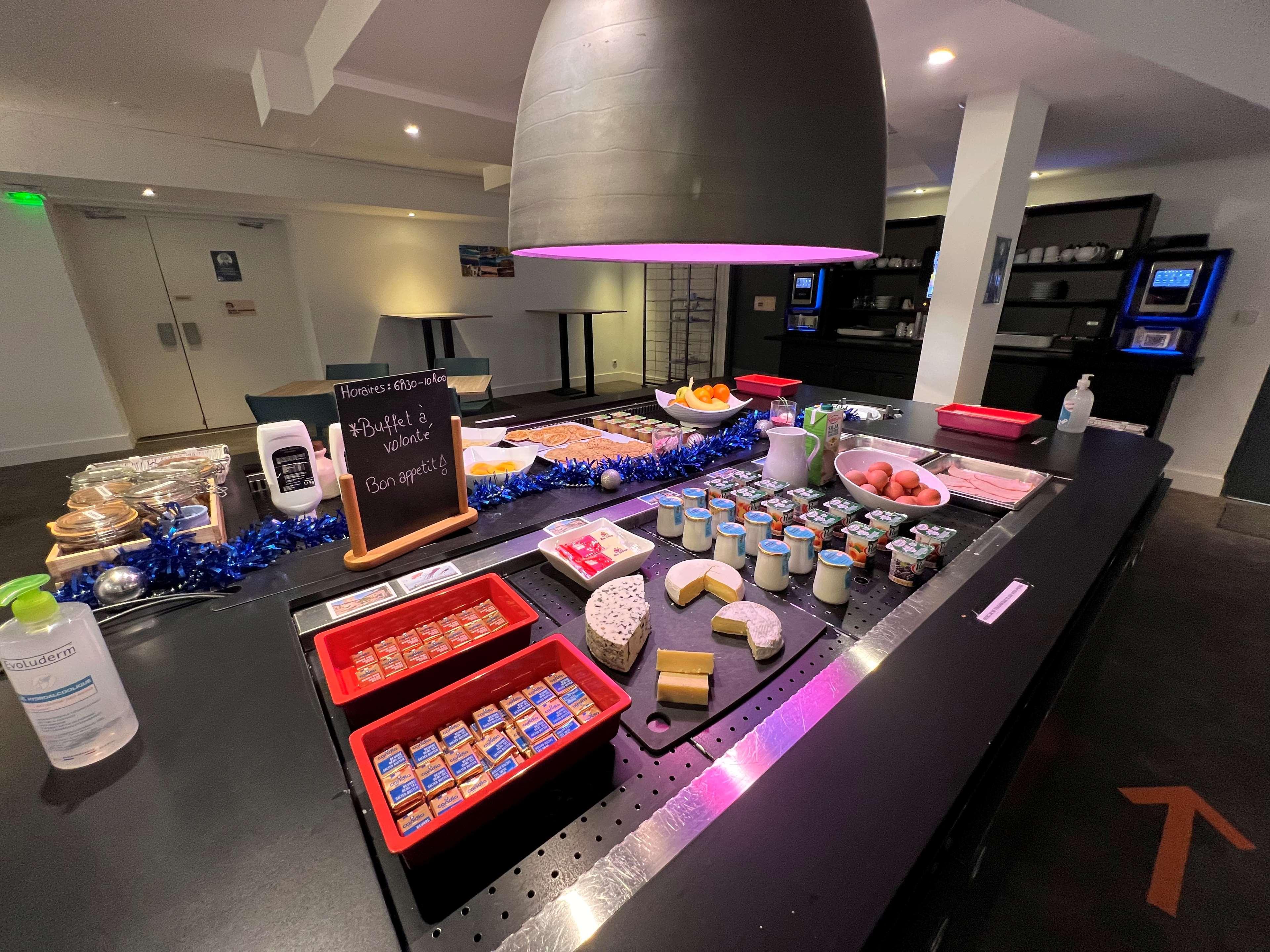 Hotel Restaurant Kyriad Fréjus Dış mekan fotoğraf