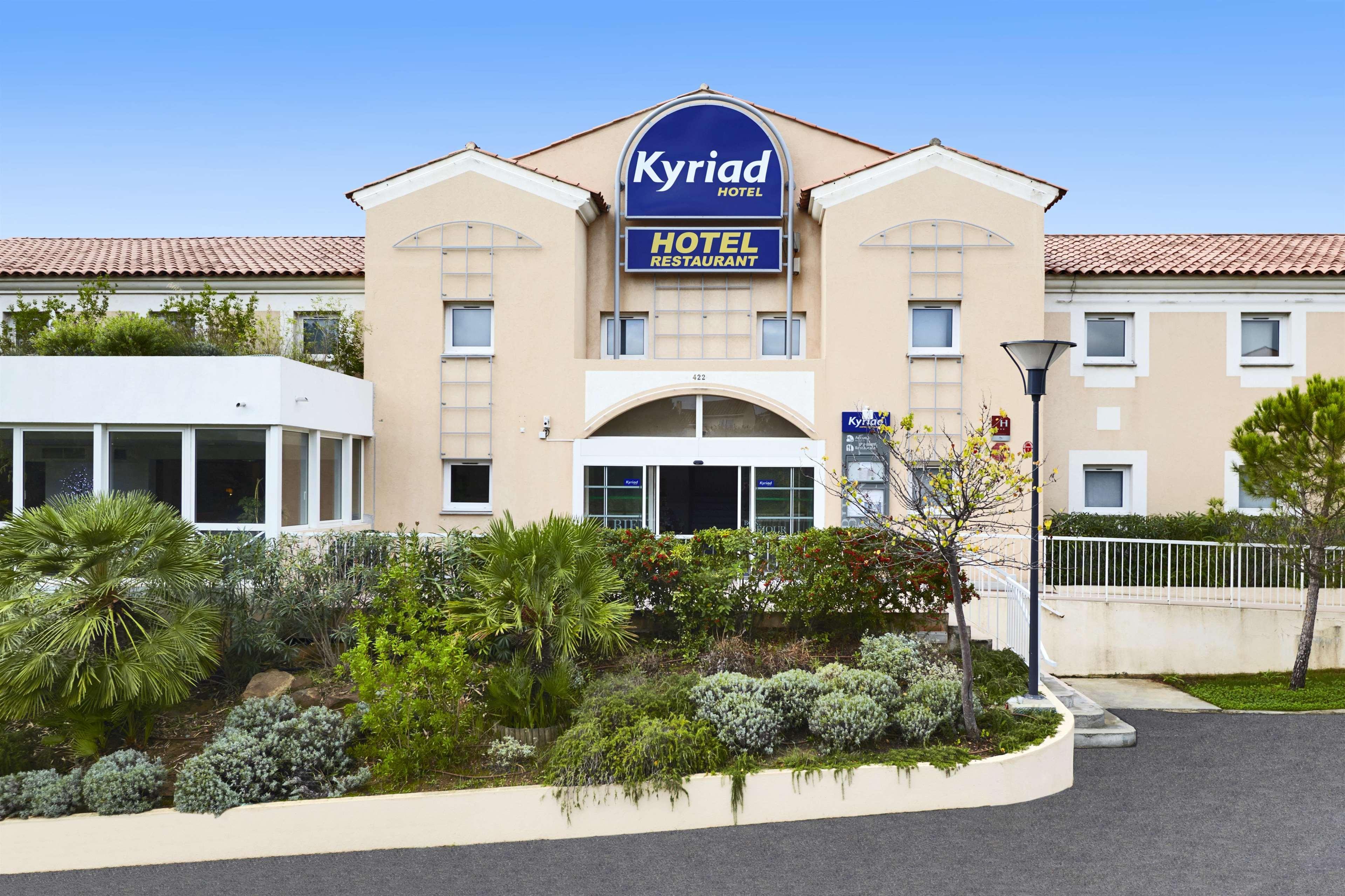 Hotel Restaurant Kyriad Fréjus Dış mekan fotoğraf