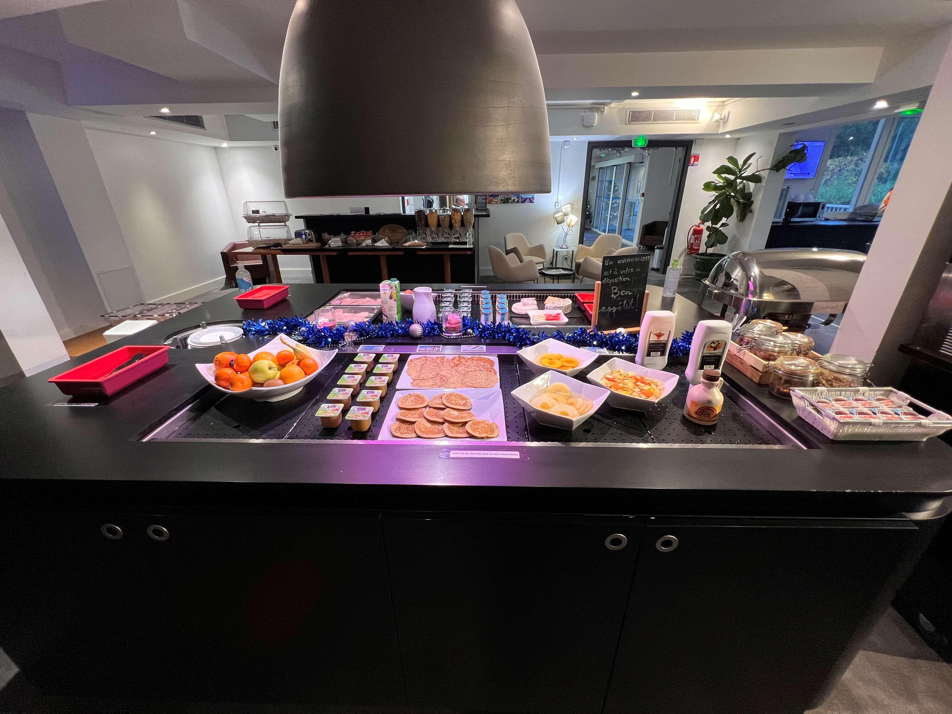 Hotel Restaurant Kyriad Fréjus Dış mekan fotoğraf