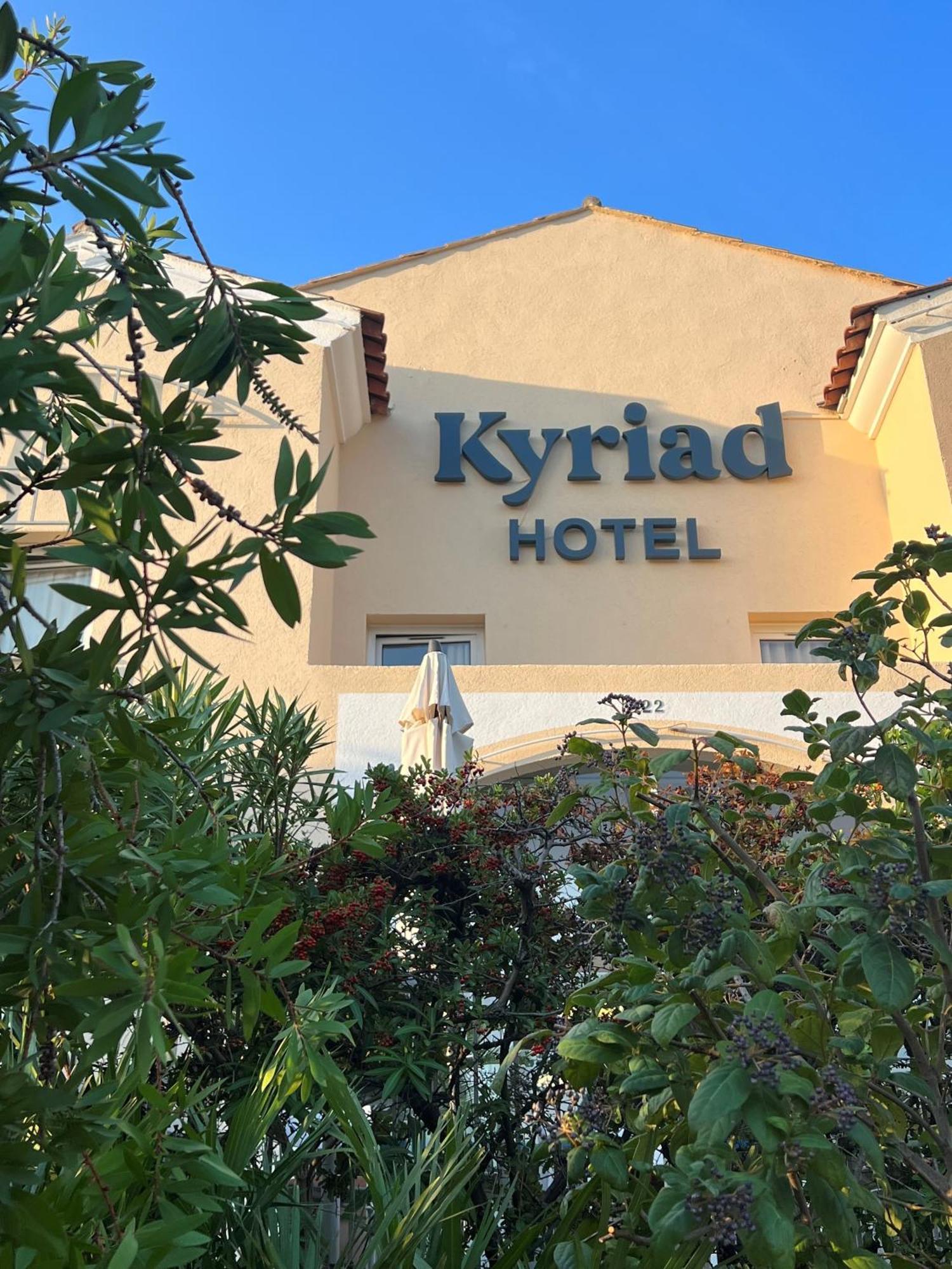 Hotel Restaurant Kyriad Fréjus Dış mekan fotoğraf