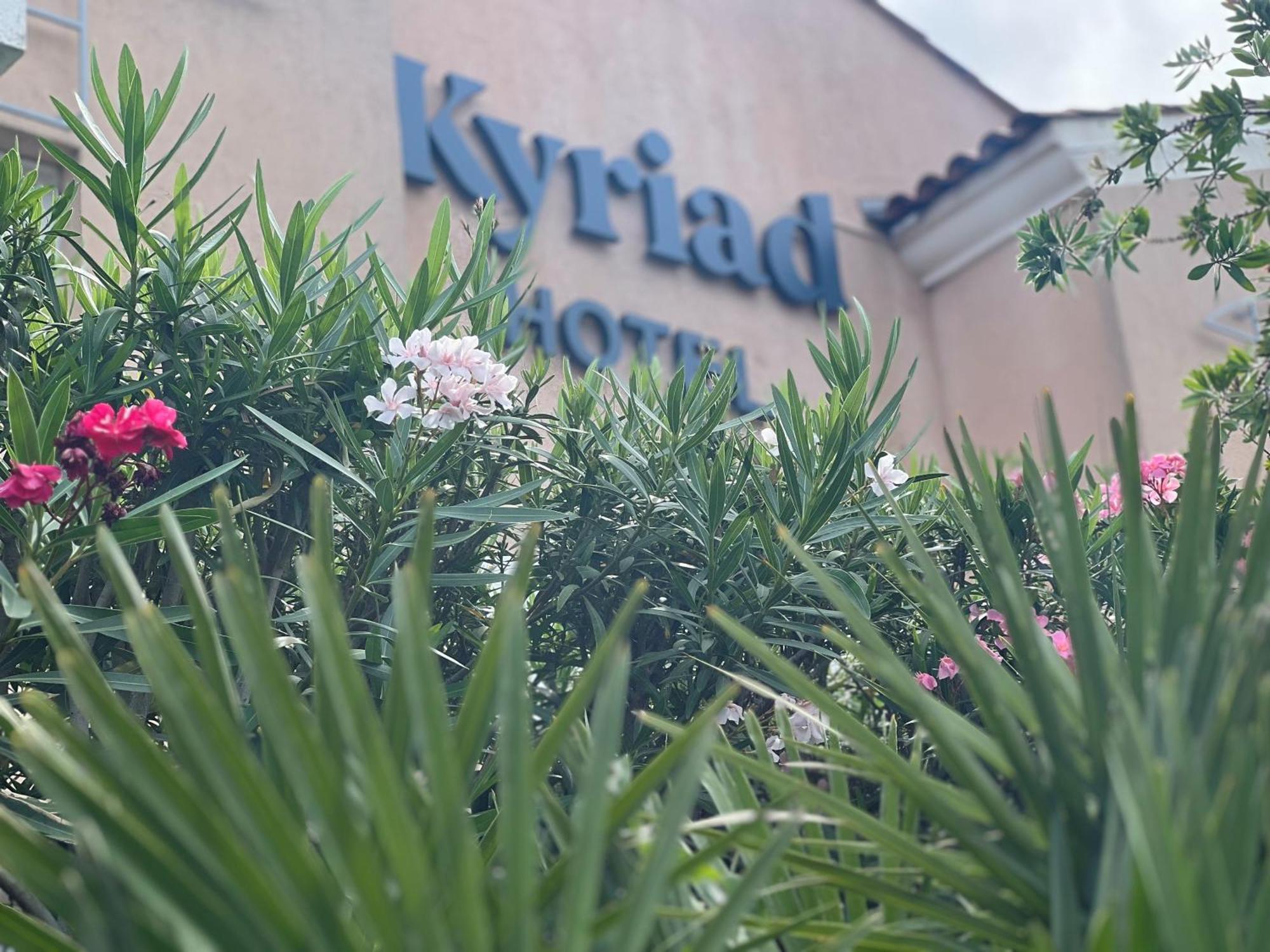 Hotel Restaurant Kyriad Fréjus Dış mekan fotoğraf