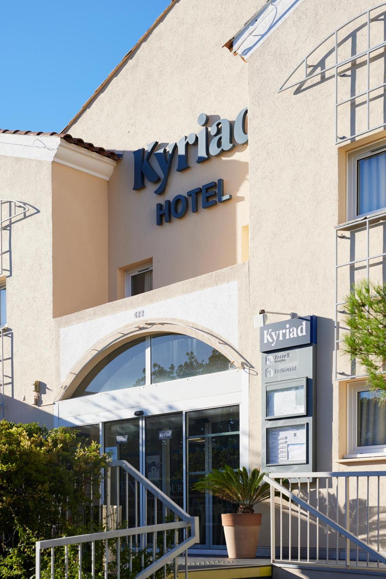 Hotel Restaurant Kyriad Fréjus Dış mekan fotoğraf